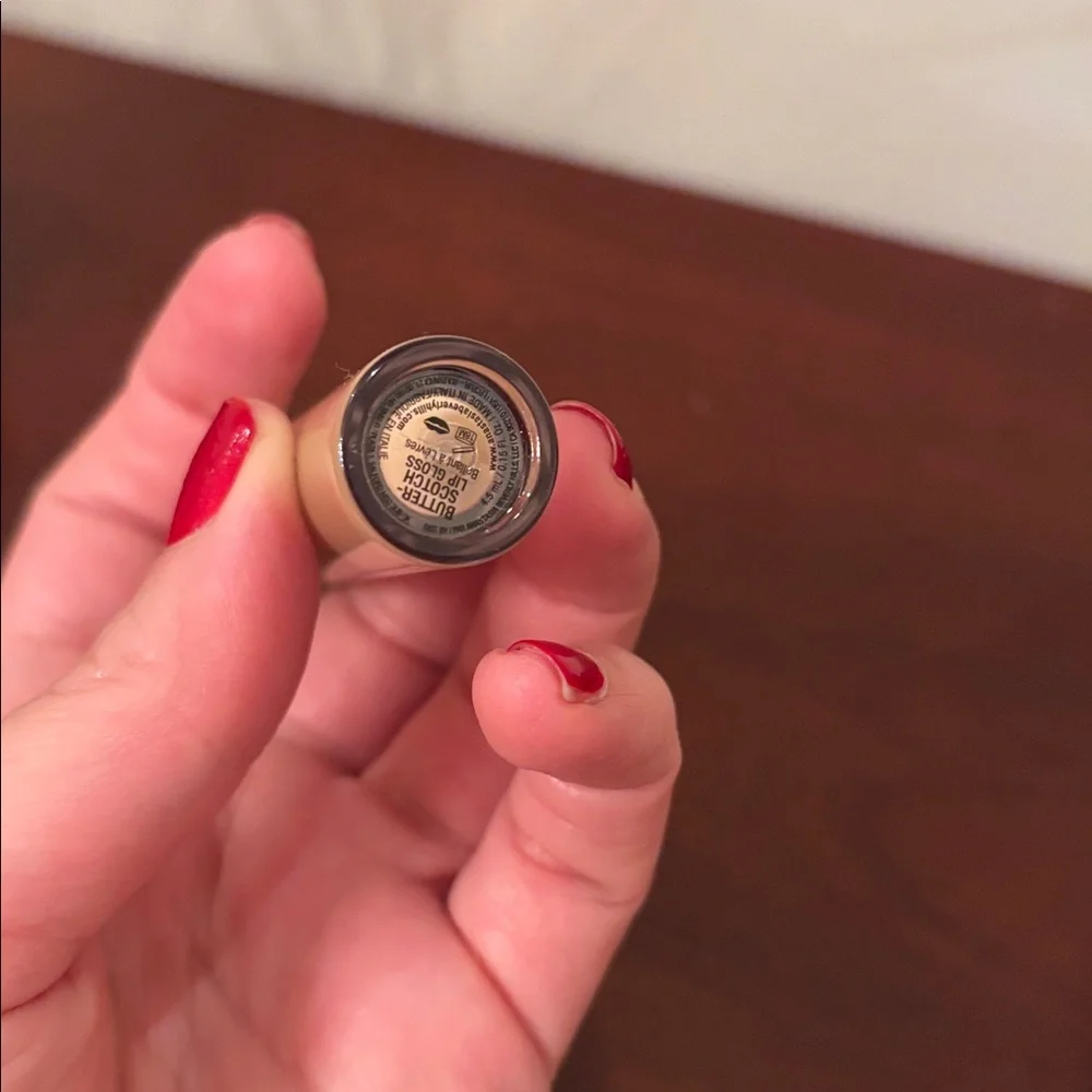 Anastasia Beverly Hills Butterscotch lip gloss